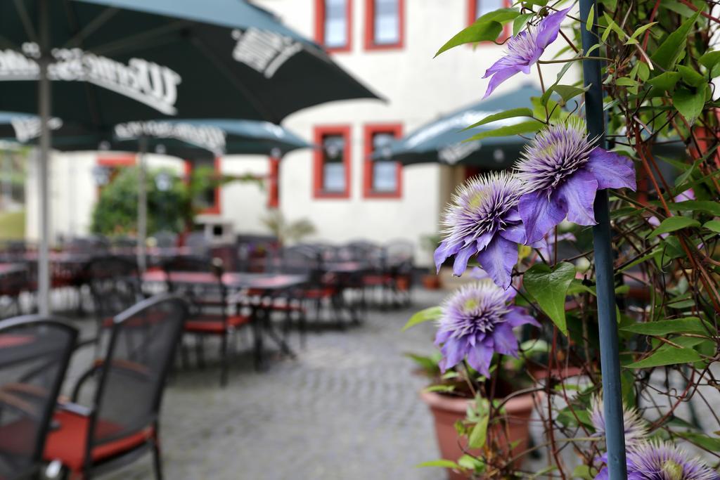 Gasthof Und Hotel Roter Hirsch Claußnitz Exterior foto